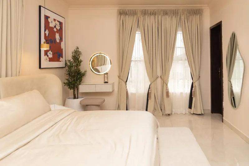 Rent a Dream, Film a Reel, Ghost the Landlord: Inside the Wildest Real Estate Flex on the Internet